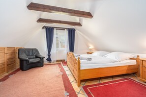 4 quartos, escrivaninha, Wi-Fi de cortesia