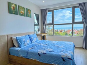 Luxury Apartment, 3 Bedrooms, Balcony, Ocean View