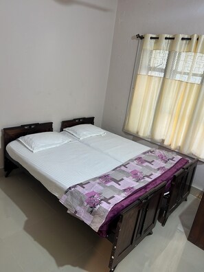 2 bedrooms, iron/ironing board
