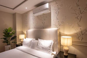 Luxury Apartment | 1 bedroom, individually decorated, laptop workspace, blackout curtains