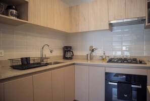 Fridge, microwave, oven, stovetop