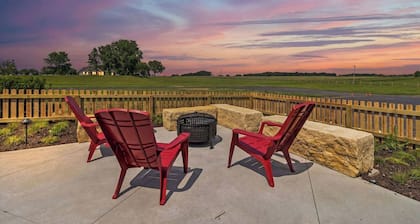 The Pilot’s Pad - Private Studio Apartment on 75 acres + airway strip + fishing pond