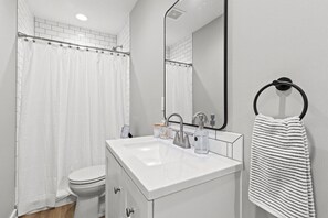 Unclassified image, 5 of 18, button - Pilot's Pad Studio on 75 Acres + Fishing Pond (Pleasant Hill)
