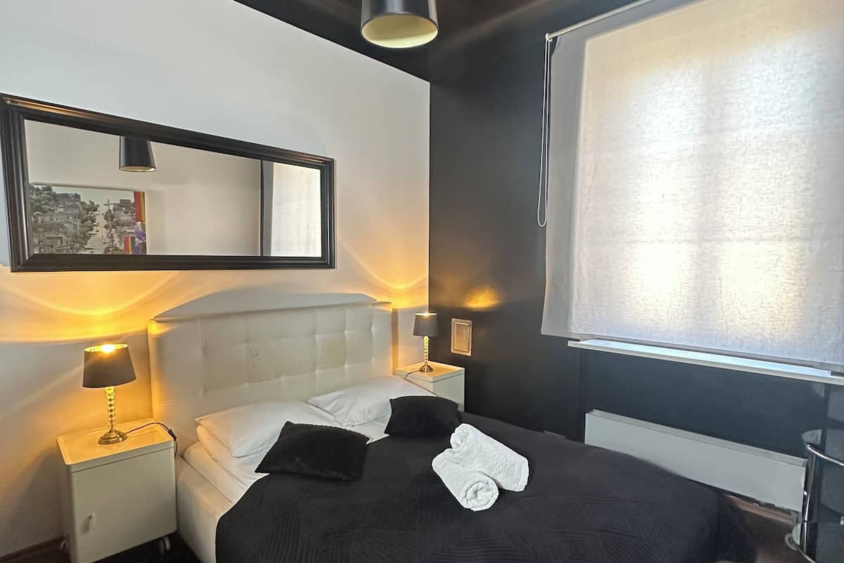 Classic Apartment | Soundproofing, iron/ironing board (on request), WiFi (free), bed sheets
