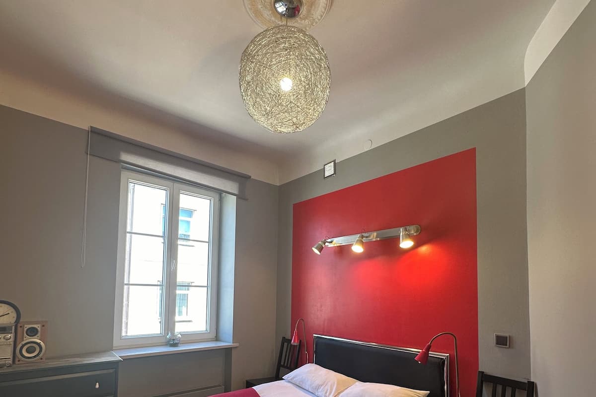 Classic Double Room Single Use | Soundproofing, iron/ironing board (on request), WiFi (free), bed sheets