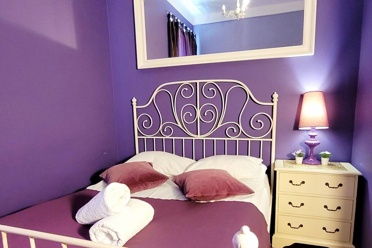 Classic Apartment | Soundproofing, iron/ironing board (on request), WiFi (free), bed sheets