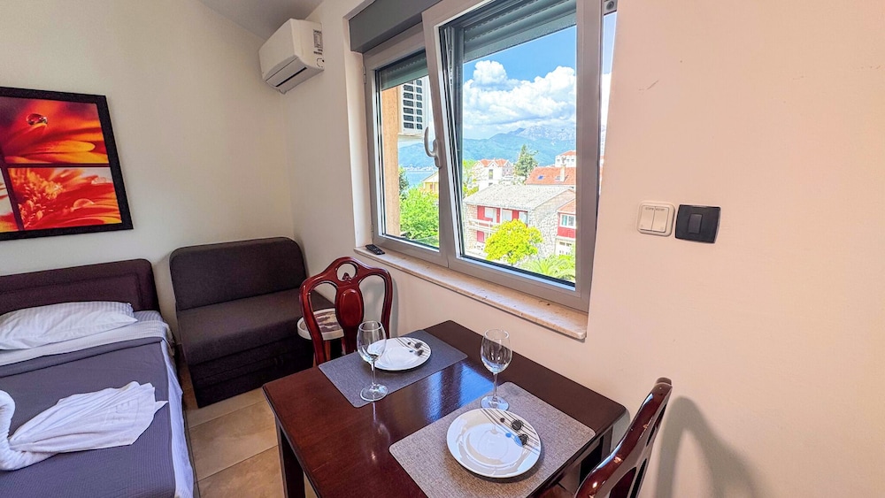 Qumi Apartments photo 3