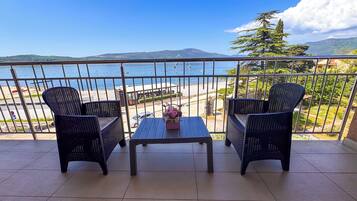 Deluxe Triple Room | Terrace/patio