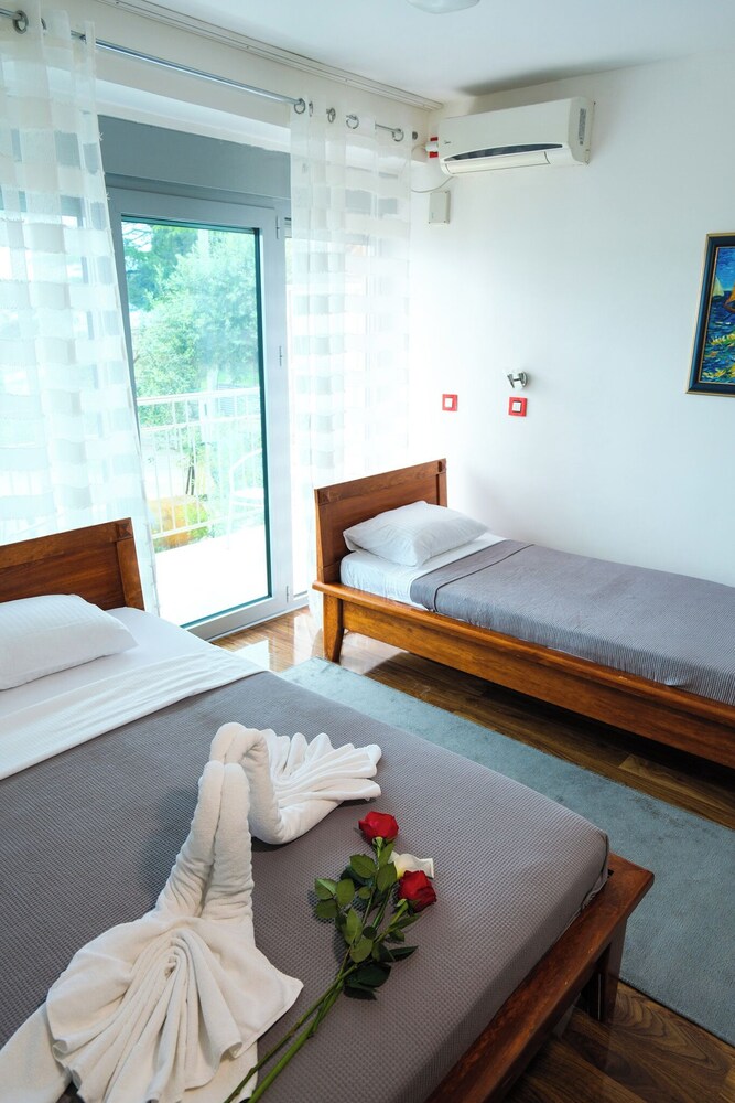 Qumi Apartments photo 4