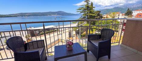 Deluxe Triple Room | Terrace/patio