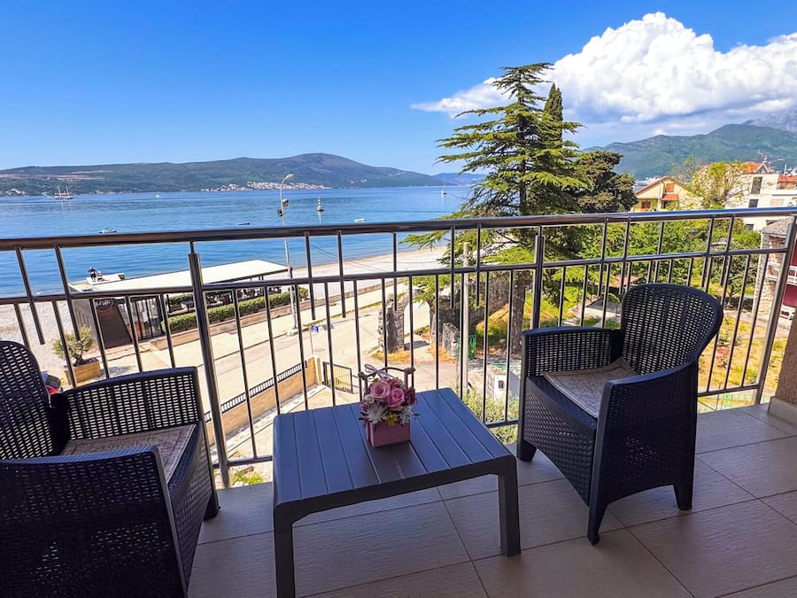 Deluxe Triple Room | Terrace/patio