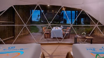 Family Room Garden View | Garden view