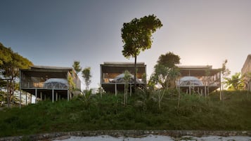 Deluxe Double Sea View | Minibar, desk, iron/ironing board, rollaway beds