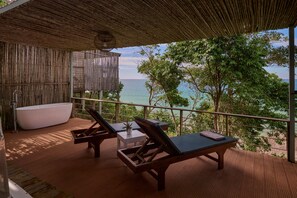 Rom – junior, sjøutsikt | Terrasse/patio