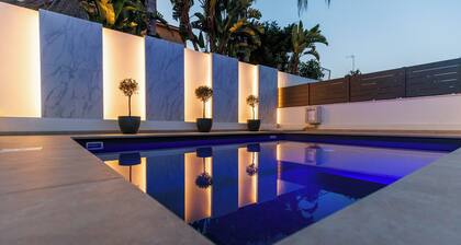 Cozy Breeze - Chic villa with amazing pool & bbq