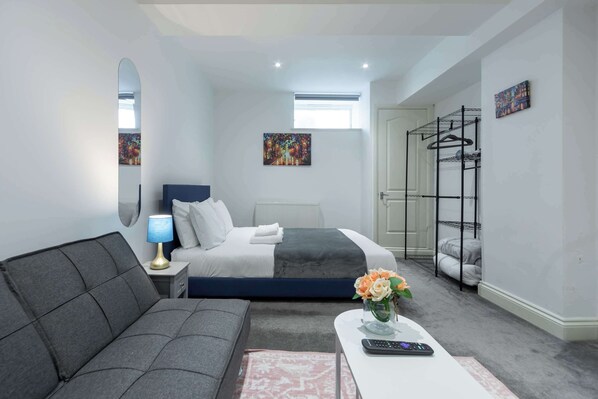 Unclassified image, 1 of 18, button