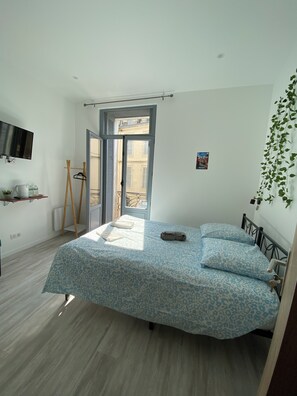 1 bedroom, WiFi, bed sheets
