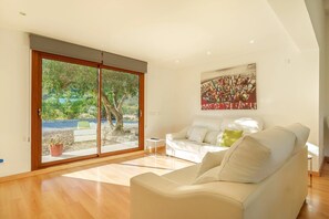 TV - Villa Pancho - Large garden (Alcúdia)