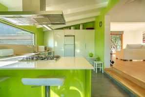 Fridge, microwave, oven, dishwasher