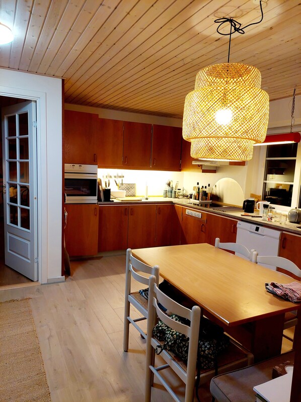 تناول الطعام