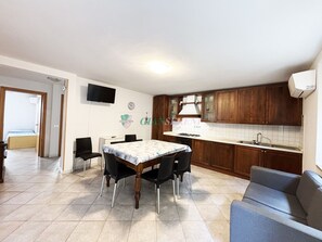 Apartment - Via Della Principessa a Stone s Throw From the Sea-rif Principessa (San Vincenzo)