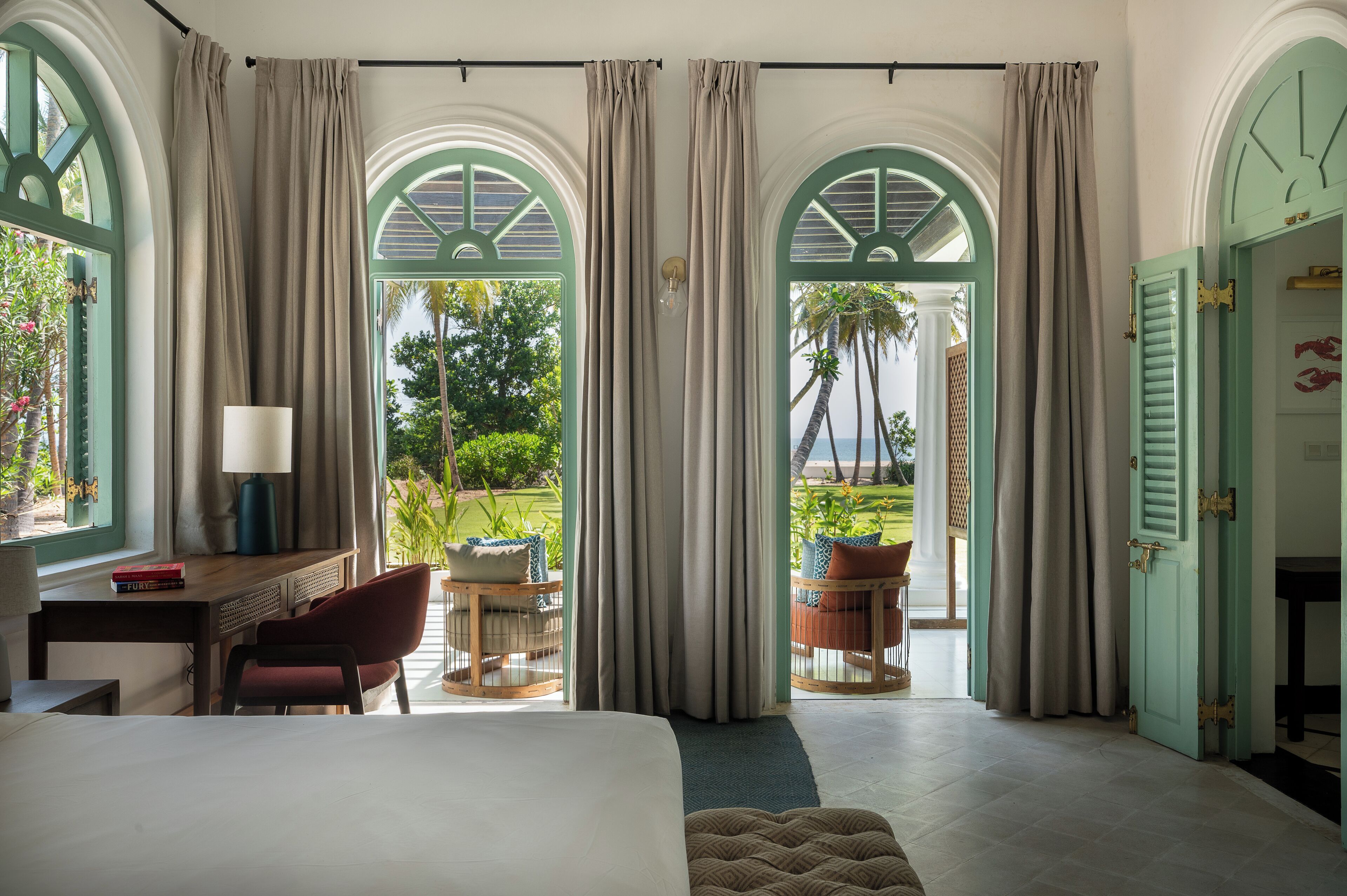 Beachview Suite | Badezimmer | Dusche, Haartrockner, Hausschuhe, Handtücher