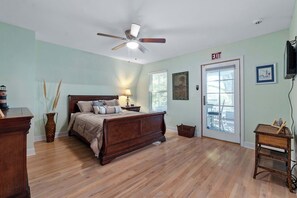 3 soverom, strykejern/-brett, reiseseng for barn og wi-fi