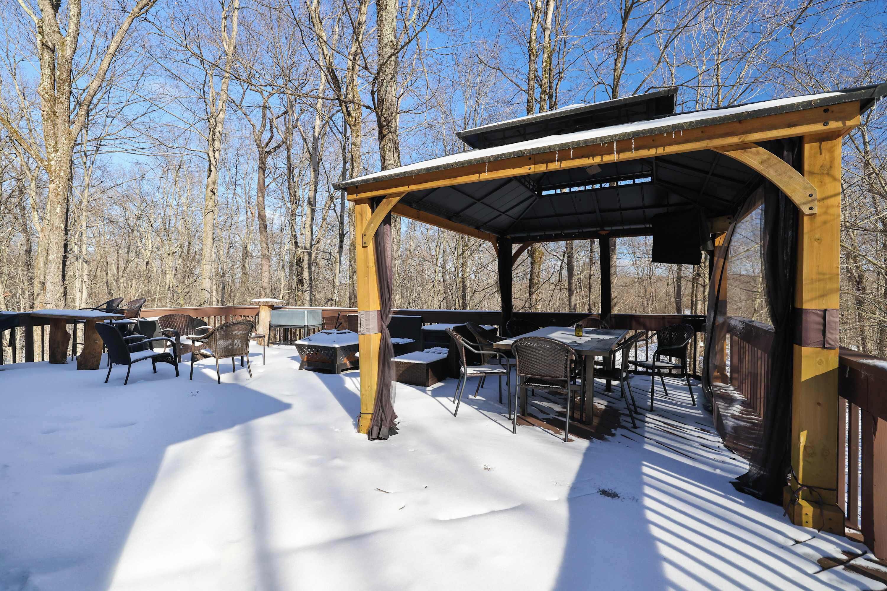 屋外ダイニングエリア