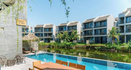 Gold Riverside Apartment & Villa