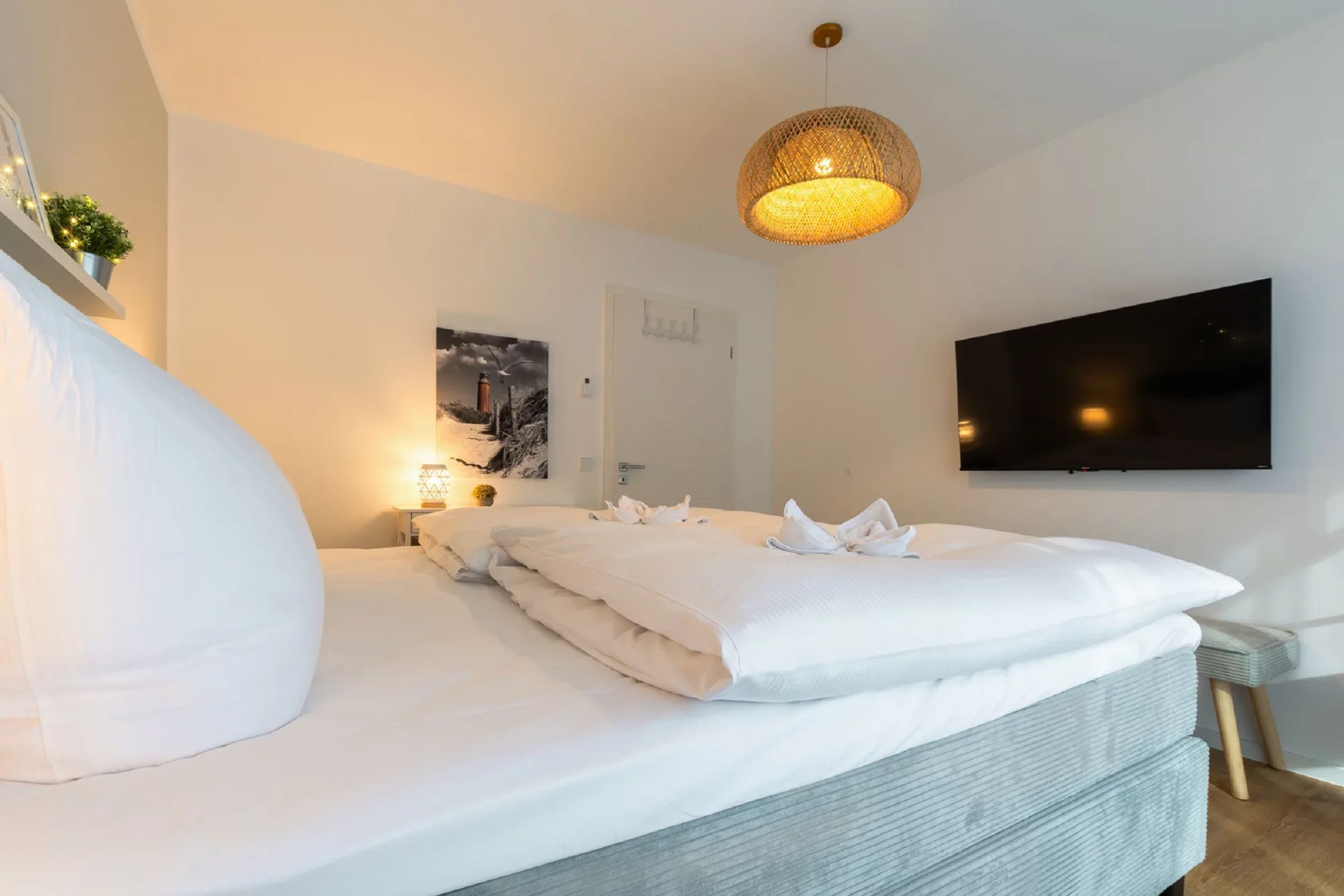 2 bedrooms, iron/ironing board, free WiFi