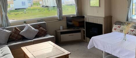 Stuga | Vardagsrum | Eldstad