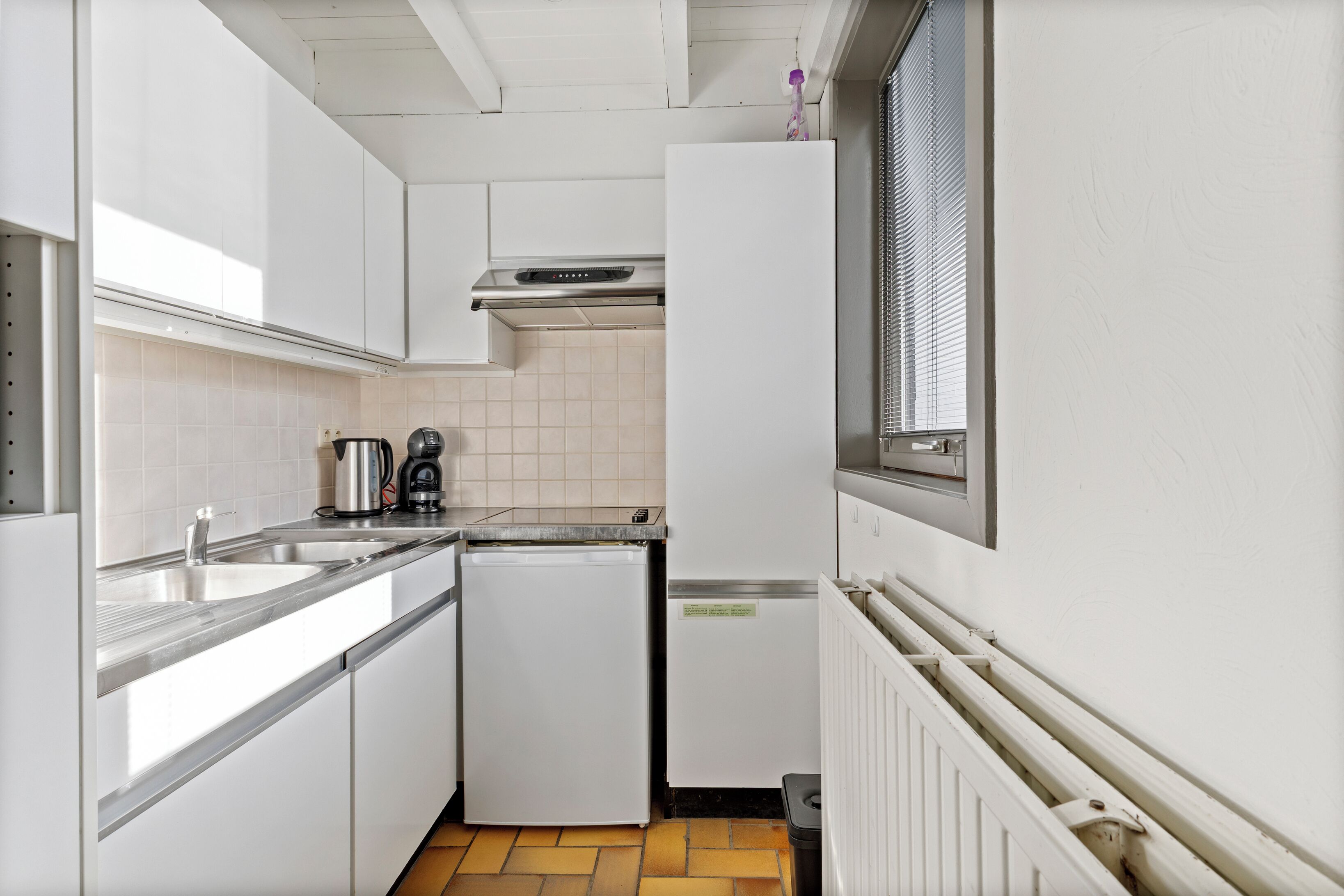 Fridge, microwave, stovetop, electric kettle