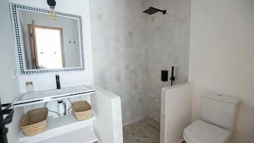 Double Room, Mountain View | Bathroom | Shower, hair dryer, towels, toilet paper