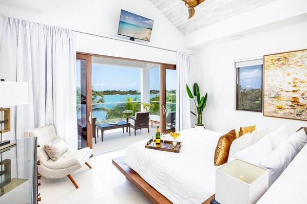 4 bedrooms, iron/ironing board, WiFi - Beautiful Villa Cena! 4 Bedrooms, Waterfront, Jacuzzi, Gym, Amenities (Providenciales)