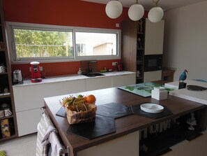 Microonde, forno, piano cottura, lavastoviglie