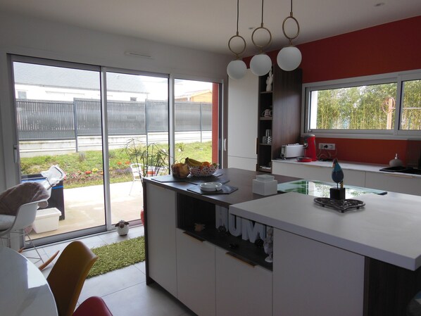 Microwave, oven, stovetop, dishwasher