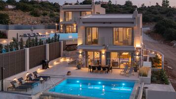 Villa | 12 chambres, système d’insonorisation