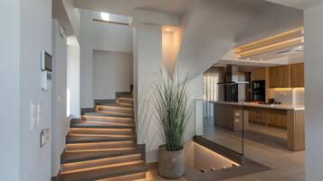 Villa | 12 chambres, système d’insonorisation