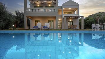 Villa | 4 bedrooms, soundproofing