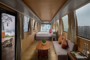 Family Hotel Bus Mountain View