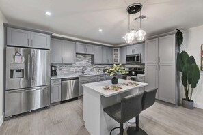 Unclassified image, 2 of 46, button