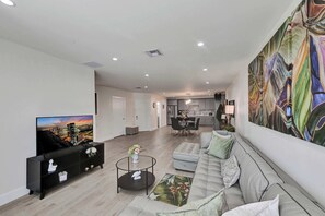 Unclassified image, 5 of 47, button - Beachside Villa Summa (Lauderdale-by-the-Sea)