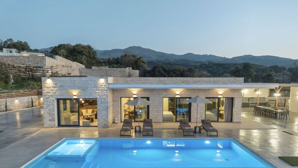 House | 4 bedrooms - Villa Lux Solis - With 2 Pools (Mylopotamos)