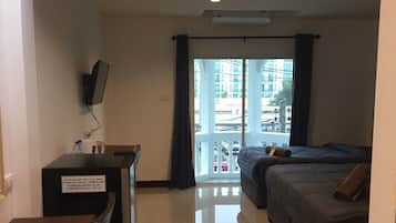 Standard Triple Room | In-room safe, free WiFi