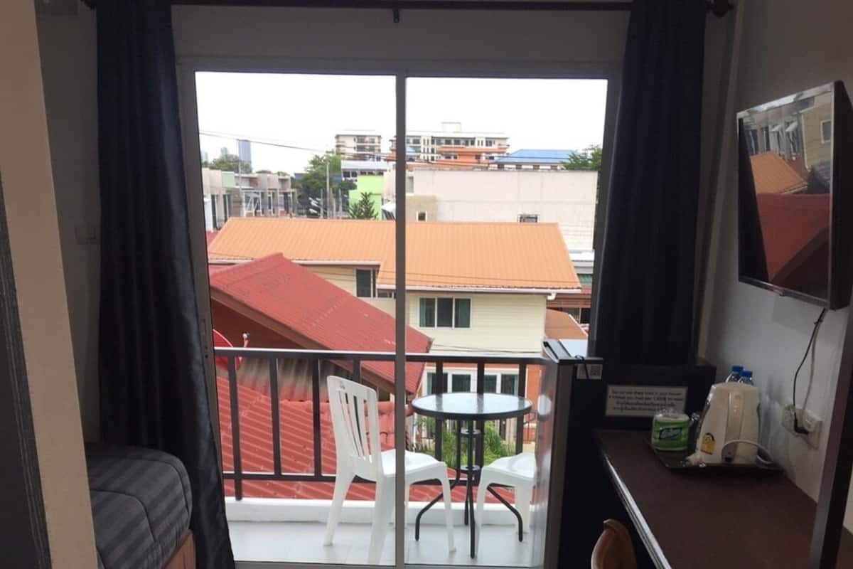 In-room safe, free WiFi