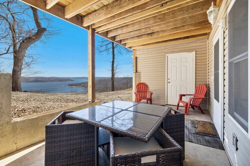 Lake Overlook-Gorgeous Beaver Lake Views-Game Room