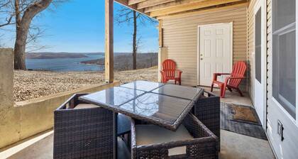 Lake Overlook-Gorgeous Beaver Lake Views-Game Room
