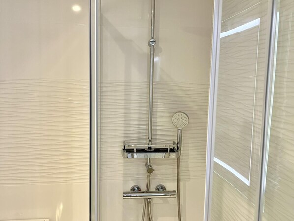 Haartrockner, Handtücher