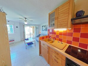 Interior - 2-Room Apartment with Sea View Loggia, Pets Allowed - La Londe-les-Maures (La Londe-les-Maures)