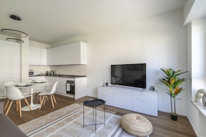 Apartment 3B | Living area | Flat-screen TV - Le Barche66 Venice Apartments (Mestre)